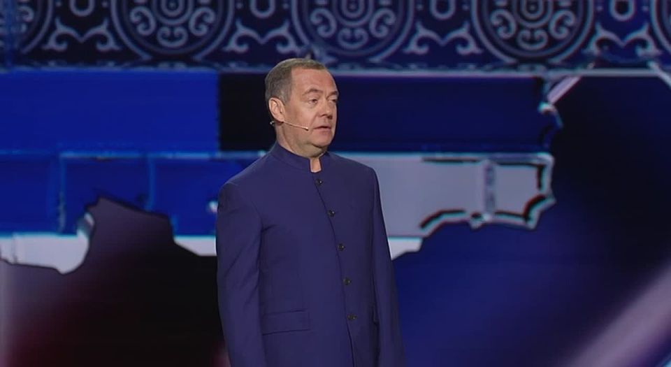 Медведев заявил о неизбежной победе России