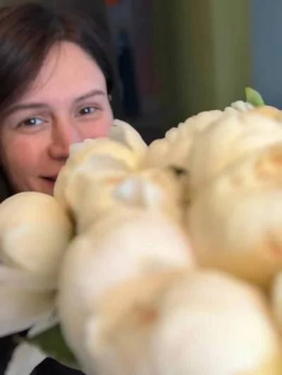 «Сидят, улыбаются, шашлыки крутят»: Беглая актриса тихо вернулась в Россию «Сидят, улыбаются, шашлыки крутят»: Беглая актриса тихо вернулась в Россию