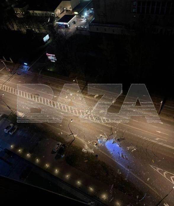 На западе Москвы беспилотник атаковал жилую многоэтажку На западе Москвы беспилотник атаковал жилую многоэтажку