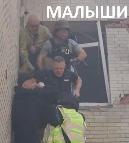 УкроСМИ рыдают и сыпят проклятиями: "Русские ударили по детскому садику в Сумах — дети только пришли на занятия" УкроСМИ рыдают и сыпят проклятиями: "Русские ударили по детскому садику в Сумах — дети только пришли на занятия"