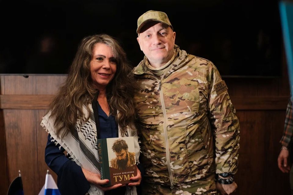 Захар Прилепин: ТАСС:. Прилепин: материалы посетивших Донбасс иностранных журналистов смертельны для Киева Писатель объяснил, насколько важно независимое освещение сложившегося противостояния Захар Прилепин: ТАСС:. Прилепин: материалы посетивших Донбасс иностранных журналистов смертельны для Киева Писатель объяснил, насколько важно независимое освещение сложившегося противостояния