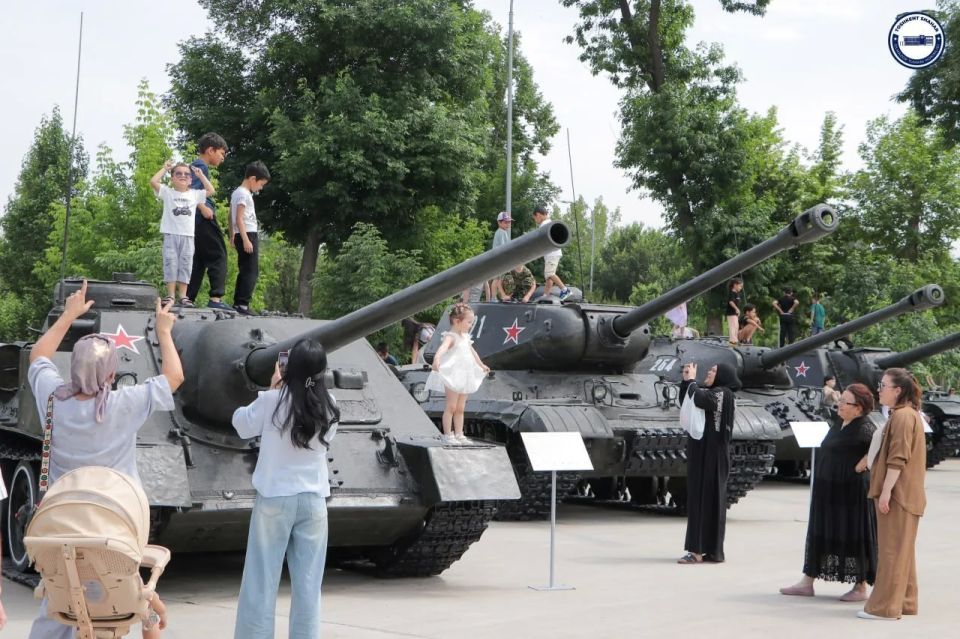 День Победы в Ташкенте. В парке "Победы" — жители и гости столицы посещают памятные мероприятия, посвящённые 9 Мая День Победы в Ташкенте. В парке "Победы" — жители и гости столицы посещают памятные мероприятия, посвящённые 9 Мая