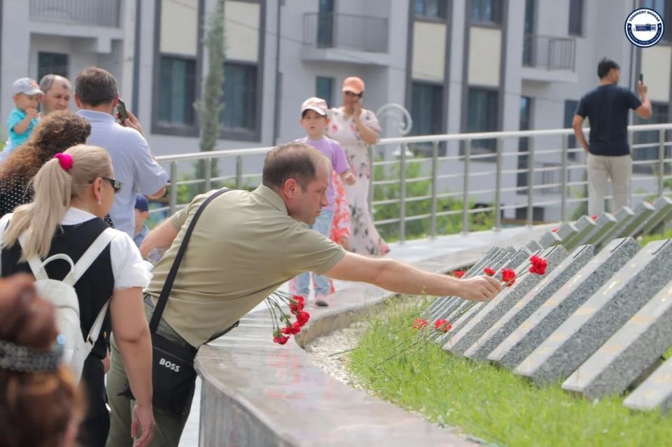 День Победы в Ташкенте. В парке "Победы" — жители и гости столицы посещают памятные мероприятия, посвящённые 9 Мая День Победы в Ташкенте. В парке "Победы" — жители и гости столицы посещают памятные мероприятия, посвящённые 9 Мая