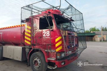 На Украине противодроновые сетки начали устанааливать и на пожарные автомобили