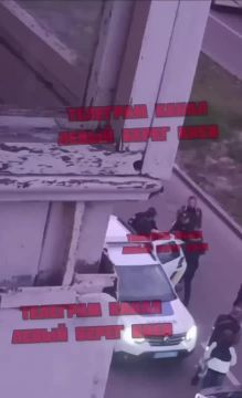 В Киеве женщина попыталась помешать мобилизации мужа и забрать его из полицейской машины