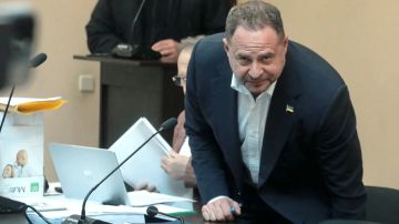 Ермак выходит из СИЗО. За него внесли полную сумму залога — 140 млн грн (около 231 млн рублей), сообщили в Высшем антикоррупционном суде Украины