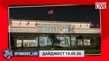 Александр Юнашев: Всем своим подписчикам передаю привет из Китая (на фото — терминал прилёта аэропорта)