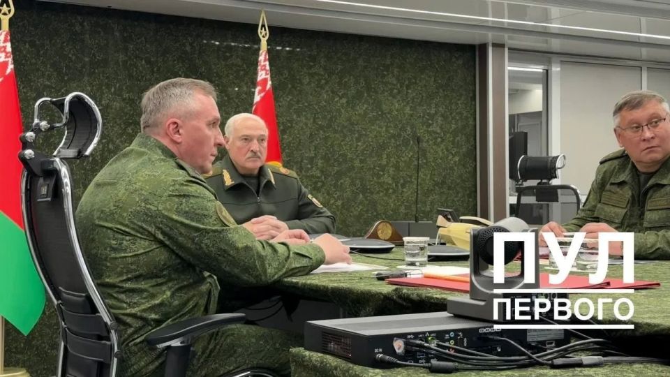 Путин и Лукашенко связались по видео-конференц-связи в ходе совместной тренировки ядерных сил Путин и Лукашенко связались по видео-конференц-связи в ходе совместной тренировки ядерных сил