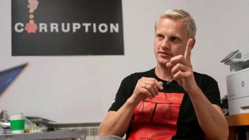 #суть_дела: «Слепой сержант грантового фронта: что стоит за списанием антикоррупционера Шабунина» — пишет автор издания "Украина.ру" Елена Кирюшкина