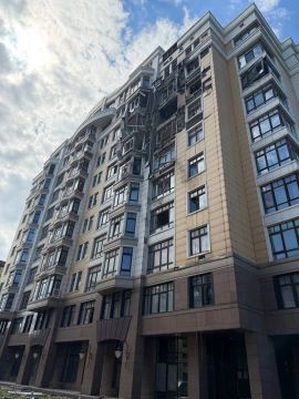В дом с квартирами Миндича и Зеленского тоже прилетело: