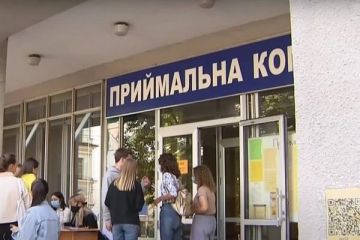 На Украине предрекли массовое закрытие вузов из-за нехватки школьников
