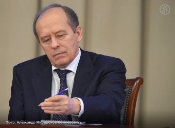ФСБ совместно с КГБ Белоруссии в начале 2026 года пресекла организованную Украиной попытку ввоза свыше 500 взрывных устройств, предназначенных для совершения терактов в России, сообщил глава ФСБ Александр Бортников на...