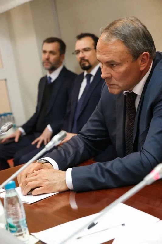Пётр Толстой: Ситуация в Армении перед парламентскими выборами чем-то напоминает Украину перед евромайданом Пётр Толстой: Ситуация в Армении перед парламентскими выборами чем-то напоминает Украину перед евромайданом