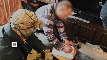 "Во время сотрудничества я добывал информацию в отношении различных значимых объектов на территории Рязанской и соседних областей, которые передавал через Telegram куратору": ФСБ опубликовала кадры допроса работавшего на...