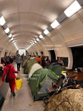 Мирные киевляне заранее прячутся в метро: Минобороны Украины сообщило о грядущем ударе