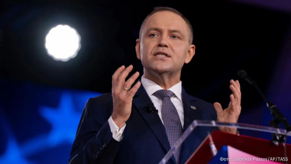 Президент Польши Кароль Навроцкий предложил отобрать у Владимира Зеленского высшую государственную награду страны