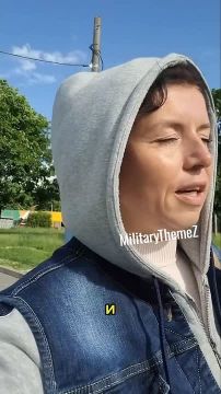 Вначале слушаешь ее и думаешь "что за интересное расстройство психики?", а потом монолог доходит до карт таро и все становится ясно