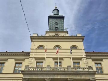 С ратуши польского Люблина сняли украинский флаг