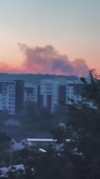Еще кадры из Киева: небо над городом затянуто дымом