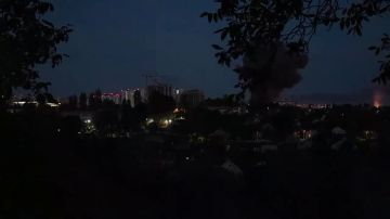 Ночной Киев прекрасен.. На видео прилет "Циркона", как сообщается