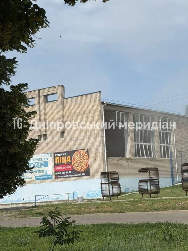 Кадры с места удара УМПК сегодня в Васильковке Днепропетровской области Кадры с места удара УМПК сегодня в Васильковке Днепропетровской области