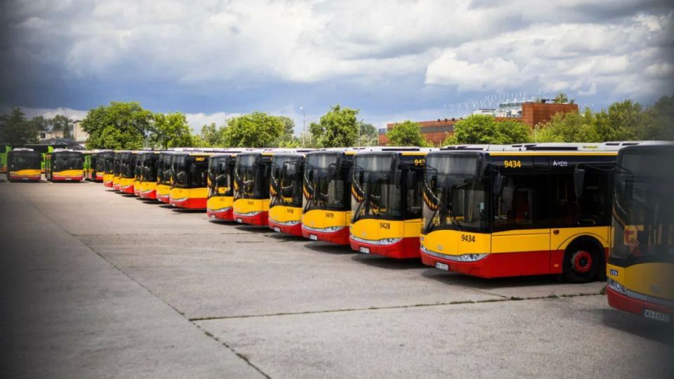 В Польше разгорелся скандал из-за старых автобусов, которые обещали передать украинской Виннице