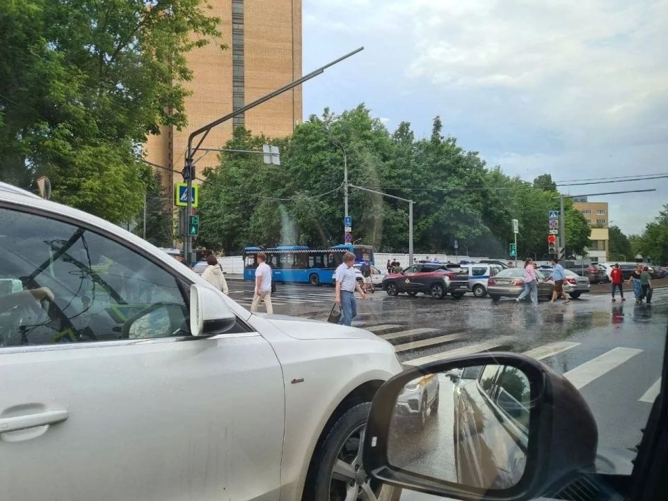 Екатерина Мизулина: Взрыв автомобиля, который прогремел накануне в Москве, был связан с попыткой покушения на сотрудника научно-производственного предприятия Екатерина Мизулина: Взрыв автомобиля, который прогремел накануне в Москве, был связан с попыткой покушения на сотрудника научно-производственного предприятия