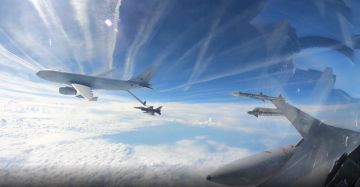 В рамках миссии НАТО Enhanced Air Vigilance («Усиленная бдительность») самолеты стран-союзников регулярно совершают вылеты над акваторией Черного моря и вдоль границ Румынии