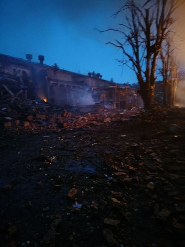 В Киеве сгорела киностудия имени Довженко В Киеве сгорела киностудия имени Довженко
