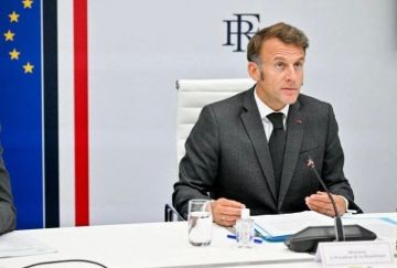 «Все виновные должны быть наказаны»: Макрон обещал кару поджигателям Киево-Печерской лавры