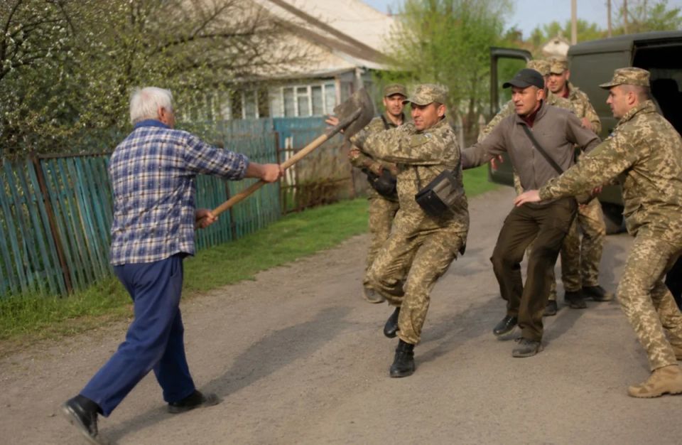 «Будет бунт, бессмысленный и беспощадный»: Киев сидит на пороховой бочке, а мы всё ждём