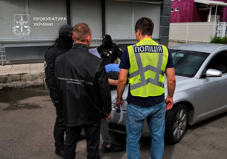 Пока одни страдают, другие - наживаются Пока одни страдают, другие - наживаются