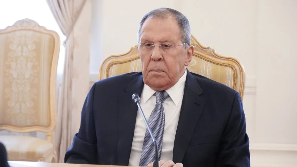 Россия в ответ на атаки Киева будет наносить регулярные удары по целям на Украине, от которых зависит боеспособность ее Вооруженных сил, заявил Лавров