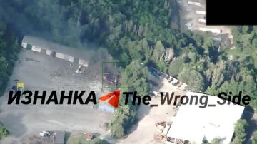 Кадры уничтожения склада с FPV-дронами ВСУ ударом "Герани" на окраинах Запорожья