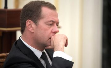 Возвратом польских орденов бывшие украинские президенты признали, что они нацисты — Медведев