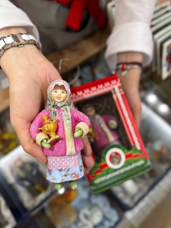 Сегодня — День народных художественных промыслов, праздник всех мастеров, хранителей уникальных традиций и техник, тех, кто формирует наш культурный код Сегодня — День народных художественных промыслов, праздник всех мастеров, хранителей уникальных традиций и техник, тех, кто формирует наш культурный код