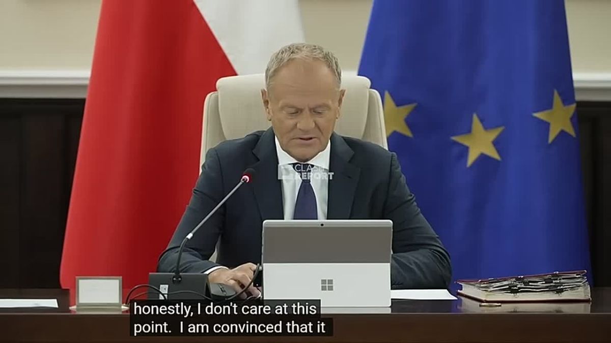 Премьер-министр Польши Туск дипломатично прокомментировал резкий рост антиукраинских настроений в Польше, который сильно бьёт по рейтингу правящей партии на фоне заявлений чиновников о продолжении безоговорочной поддержки...
