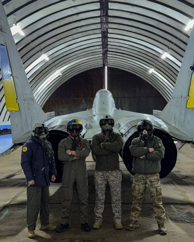Польша не будет передавать истребители МиГ-29 Украине после того, как Киев отказался делиться технологиями в области БПЛА, заявил министр обороны Польши Владислав Косиняк-Камыш