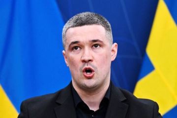 И можно без хлеба!. Украинцы не прочь отгрызть европейцам руку по локоть и залезть прямо в их кошельки: минобороны т.н. Украины направило в Брюссель письмо с призывом отдать им €6,6 млрд из Европейского фонда мира — денег...