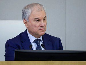 Председатель Госдумы Вячеслав Володин назвал Владимира Зеленского предателем и неонацистом, сравнив его с Иваном Мазепой и прокомментировал инициативу установки памятника Иуде-Мазепе
