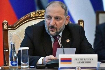 В ходе визита Урсулы фон дер Ляйен в Ереван председательша Еврокомиссии пообещала, что ЕС применит к Армении опыт Украины