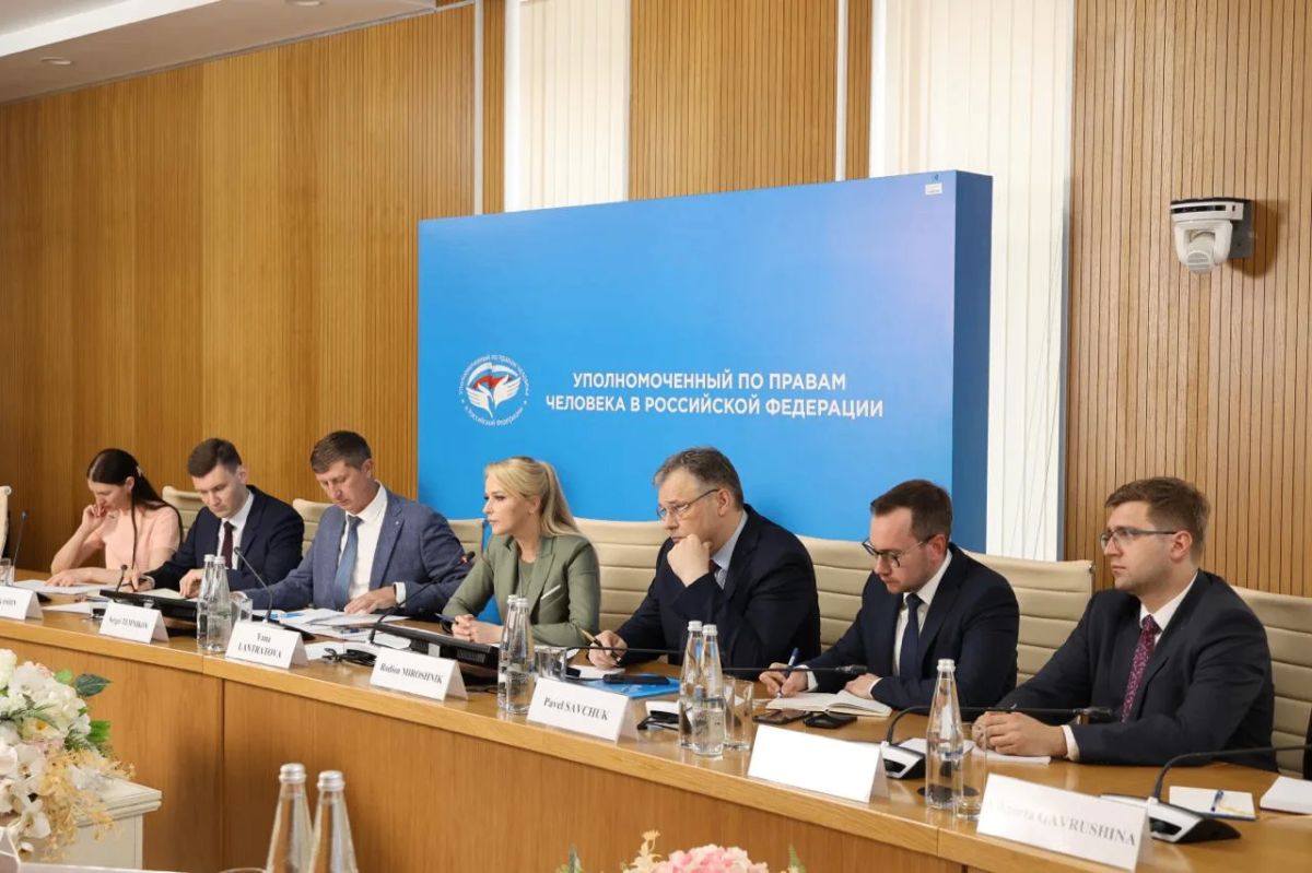 Более 1,7 тысячи россиян, находившихся в плену на Украине, найдены благодаря сотрудничеству аппарата омбудсмена РФ с Международным комитетом Красного Креста, сообщила Яна Лантратова Более 1,7 тысячи россиян, находившихся в плену на Украине, найдены благодаря сотрудничеству аппарата омбудсмена РФ с Международным комитетом Красного Креста, сообщила Яна Лантратова