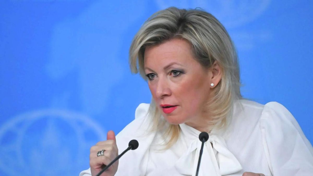 "Запутавшиеся в своих и чужих половых органах клоуны"