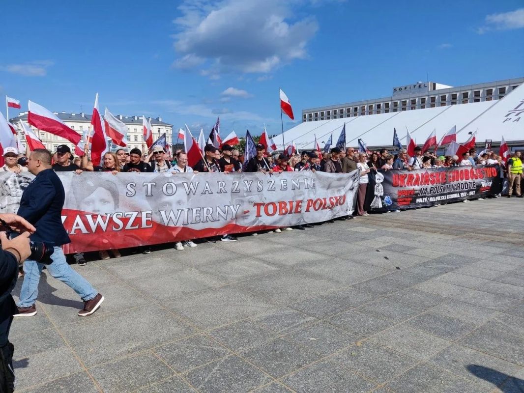 Польша против Украины: в стране проходят марши памяти жертв Волынской резни Польша против Украины: в стране проходят марши памяти жертв Волынской резни