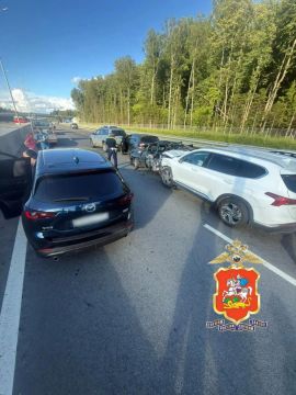 Женщина с дочерью пострадали в массовой аварии в Подмосковье