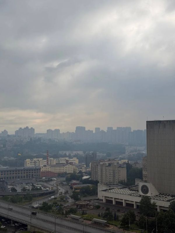 На машиностроительном заводе "Визар" под Киевом есть угроза повторных детонаций, пишут украинские власти На машиностроительном заводе "Визар" под Киевом есть угроза повторных детонаций, пишут украинские власти