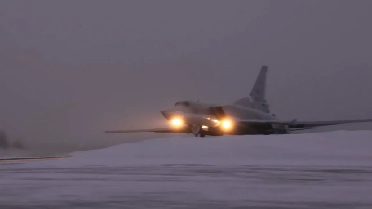 О взлёте трёх российских бомбардировщиков Ту-95МС с авиабазы «Оленья» сообщают украинские источники