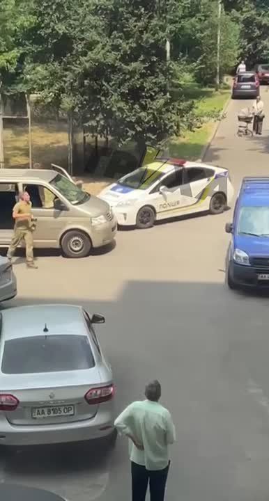 В Киеве сверхразум позвонил в полицию, потому что у него украли велосипед