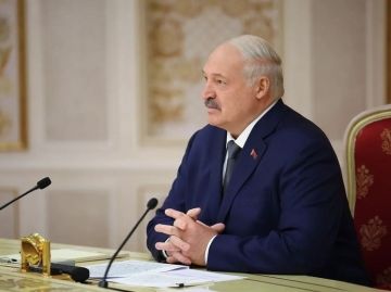 Александр Лукашенко заявил военнослужащим Беларуси, что никто их не будет посылать воевать на территорию Украины