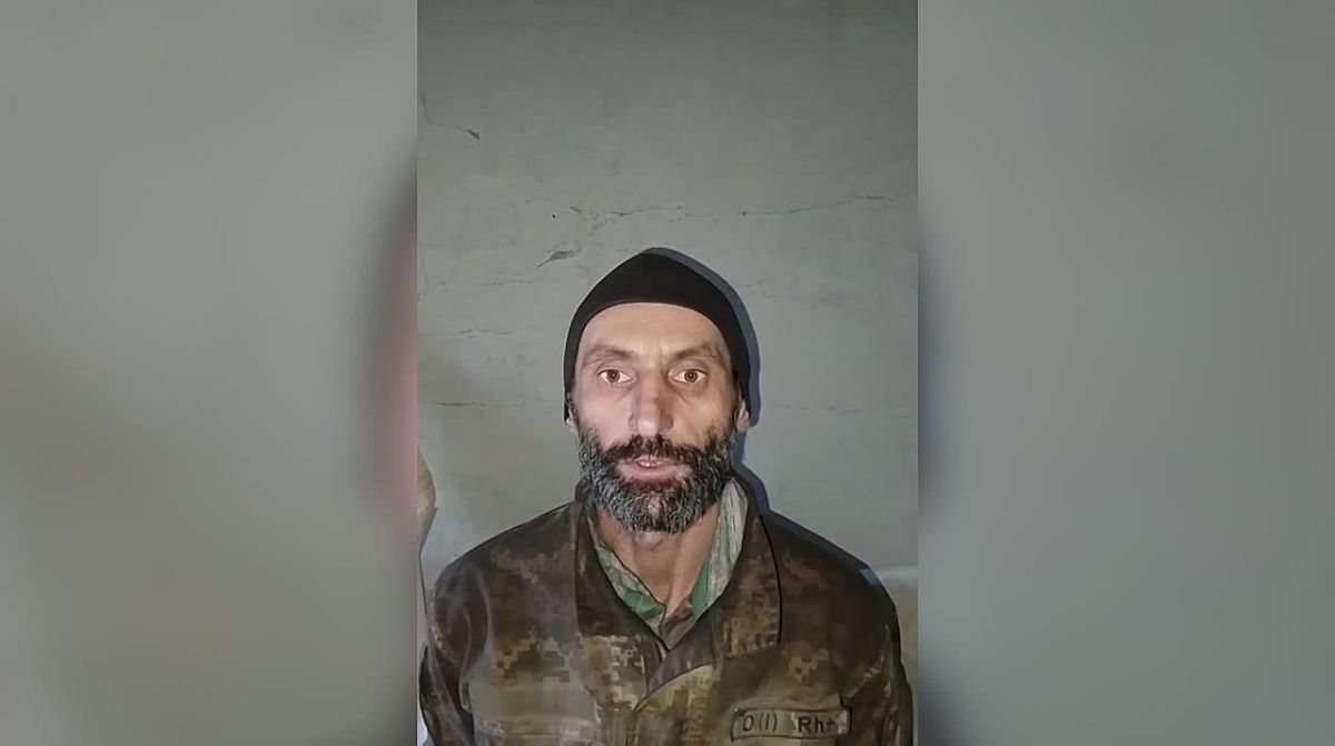 Александр Коц: ВСУ подтверждают: Константиновка под нашим контролем Кадры допроса военнослужащих 25-й десантно-штурмовой и 156-й механизированной бригад ВСУ, взятых в плен в Константиновке. Штурмовики, ещё сутки назад...